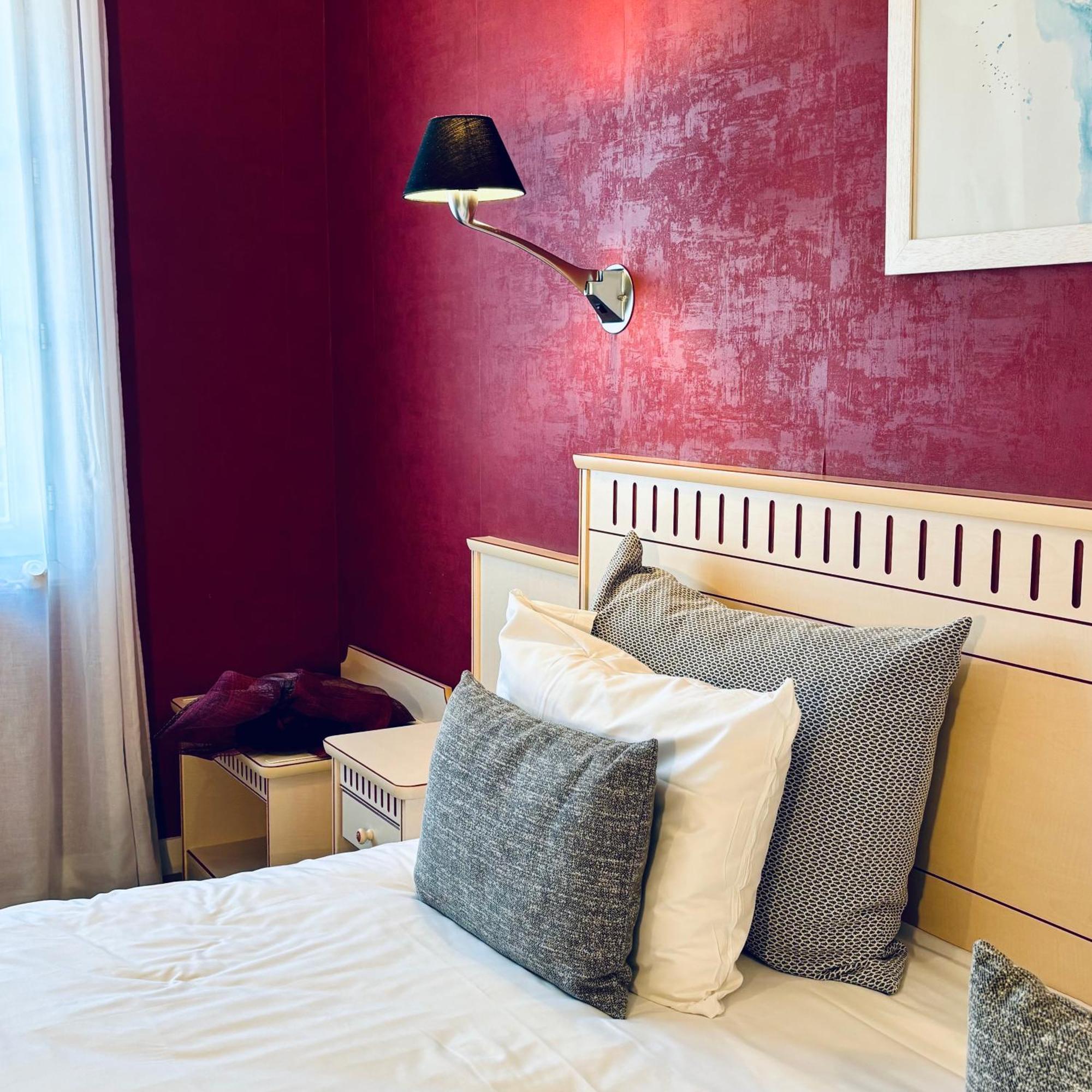 Logis Hotel-Restaurant Le Fontarabie Fontenay-le-Comte Eksteriør bilde