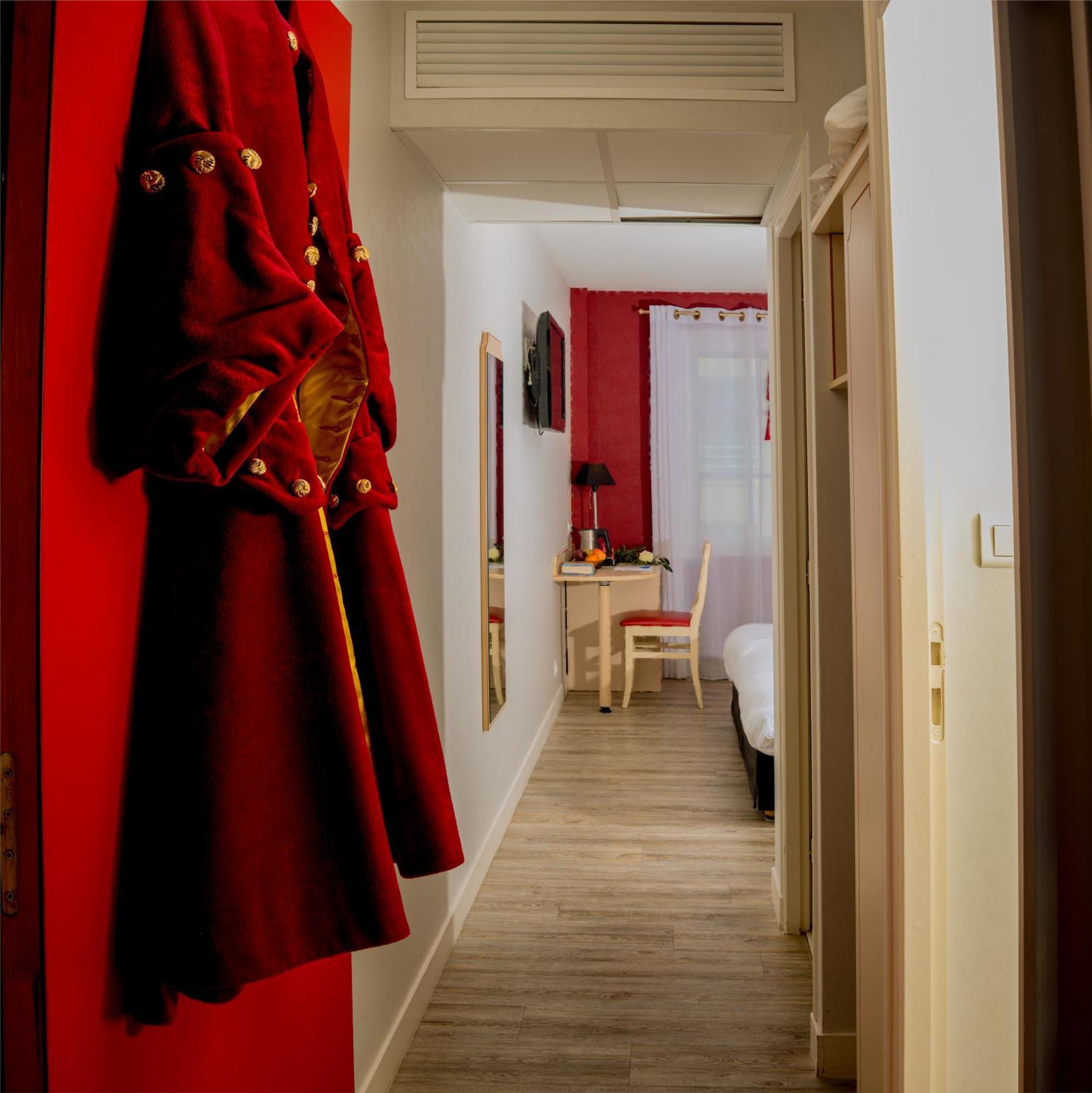 Logis Hotel-Restaurant Le Fontarabie Fontenay-le-Comte Eksteriør bilde