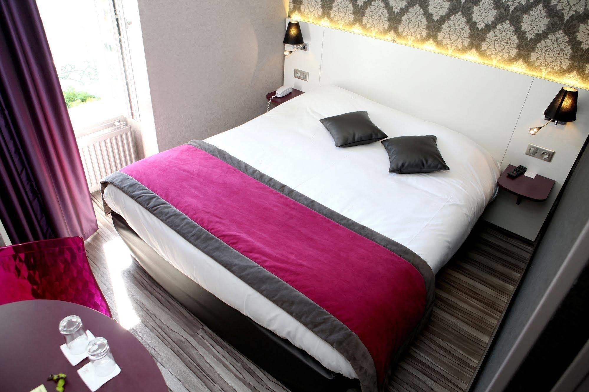 Logis Hotel-Restaurant Le Fontarabie Fontenay-le-Comte Eksteriør bilde