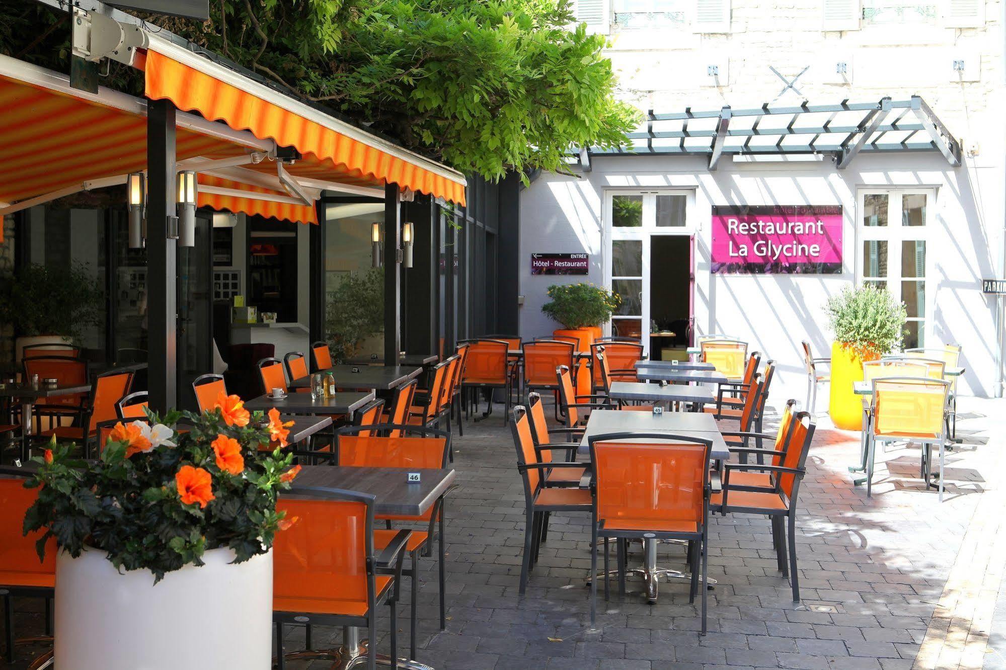 Logis Hotel-Restaurant Le Fontarabie Fontenay-le-Comte Eksteriør bilde